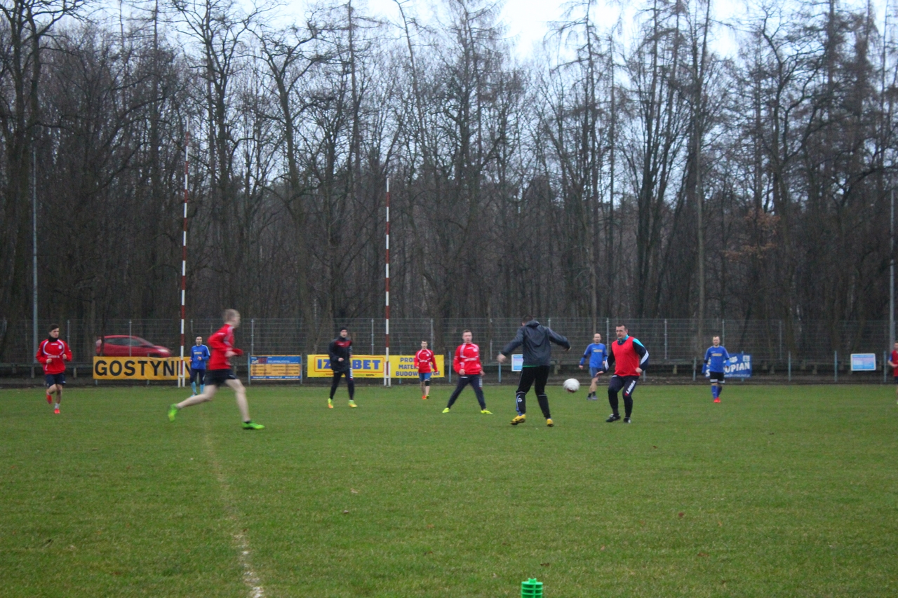 Wewnętrzny sparing dwóch drużyn Mazura. Seniorzy wznawiają rozgrywki ligowe