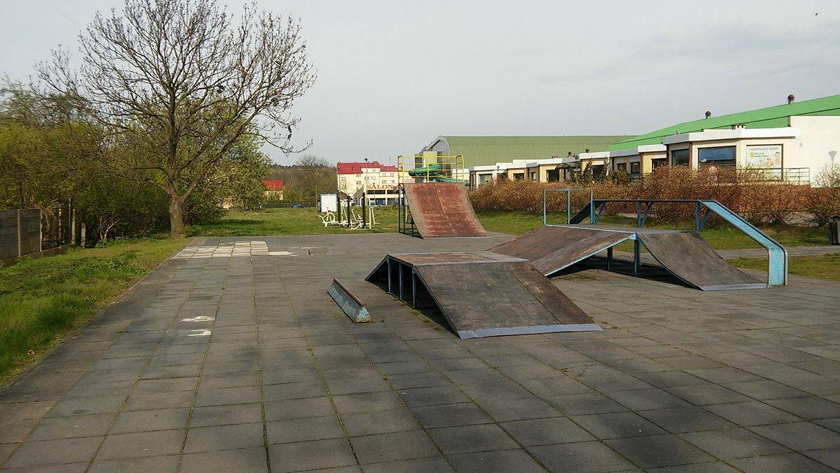 Skatepark, lodowisko, ogródek dla dzieci i siłownia plenerowa w jednym miejscu