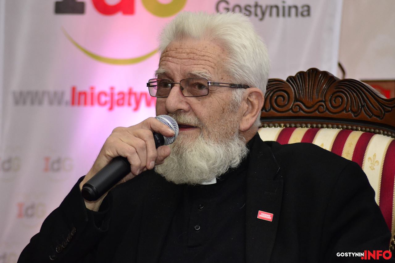 Ksiądz Boniecki opowiadał o życiu, wierze i o swoich gostynińskich korzeniach [ZDJĘCIA]