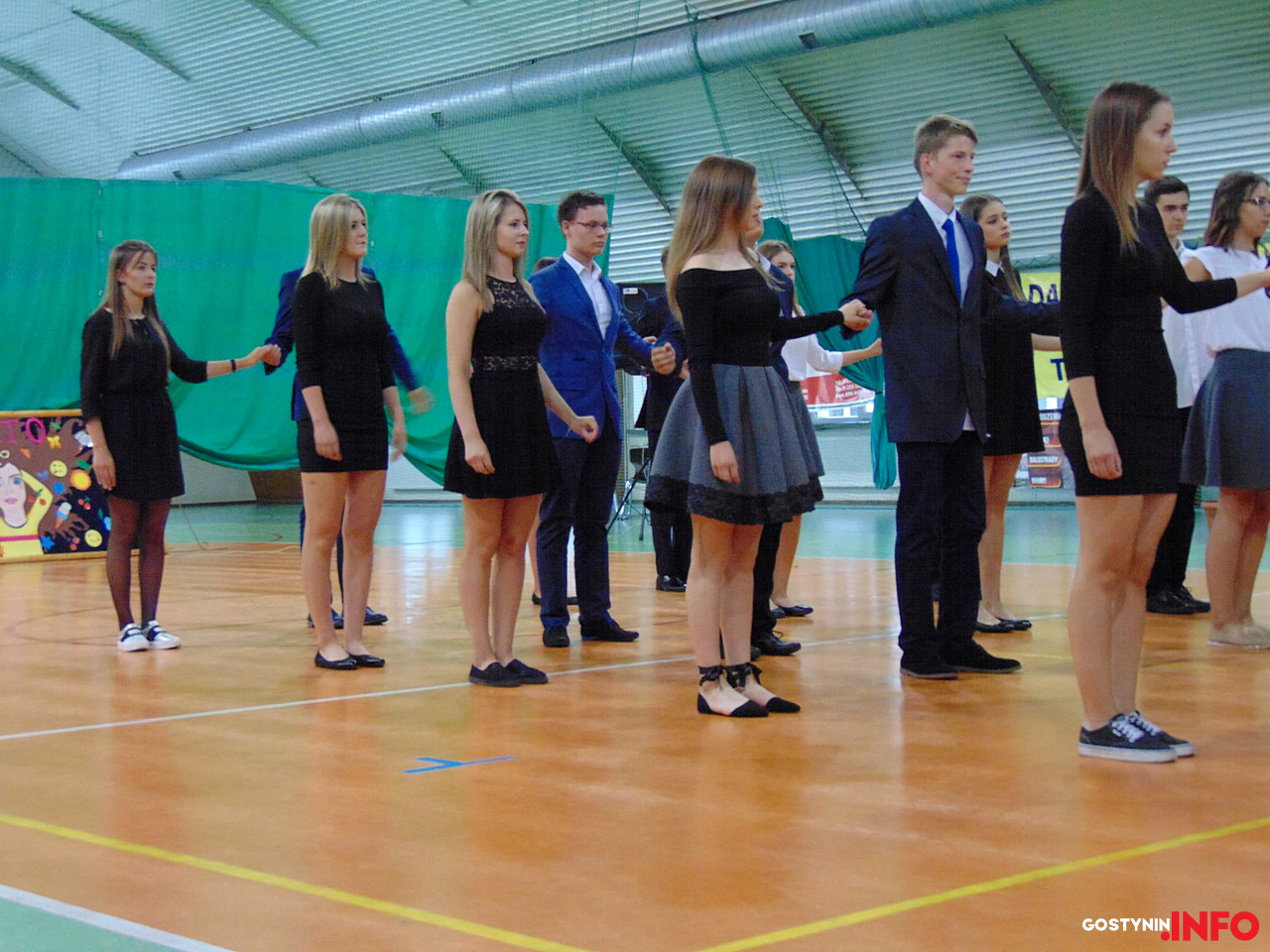 Uroczyste pożegnanie gimnazjalistów klas trzecich w Gimnazjum nr 1 [ZDJĘCIA]