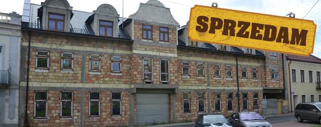 Budynek przy 3-go Maja wystawiony na sprzedaż. Śniecikowscy chcą za niego prawie 2 miliony złotych