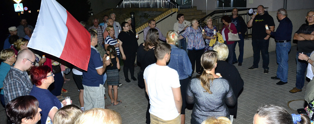 Mieszkańcy ponownie przed gostynińskim sądem [ZDJĘCIA]