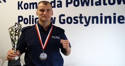 Gostyniński Policjant Wywalczył T...